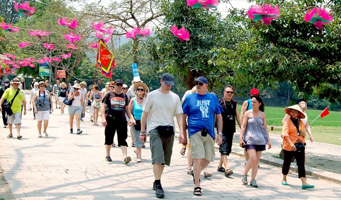 Вьетнам посетит около миллиона иностранных туристов в начале 2017 года - ảnh 1